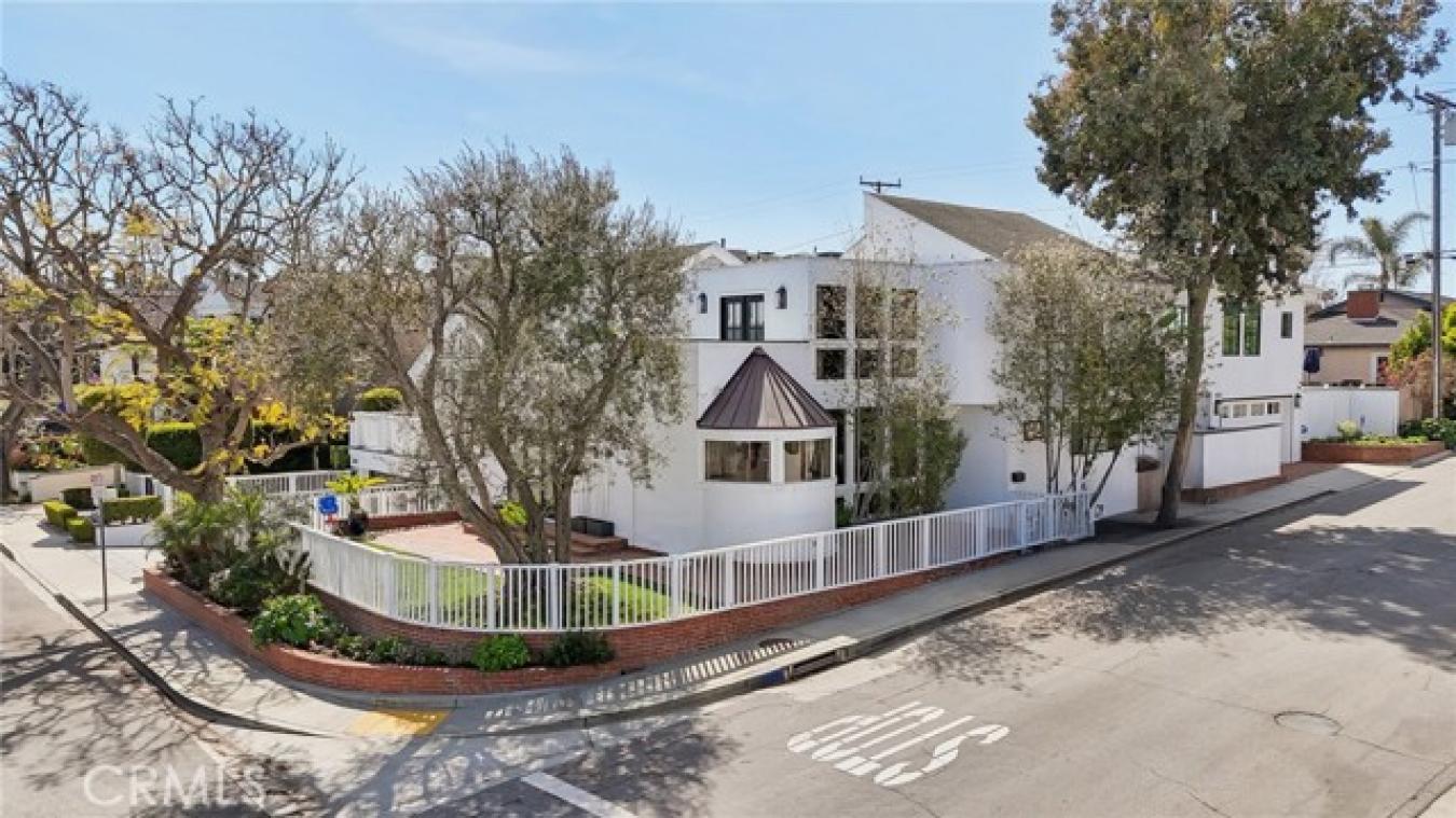 Manhattan Beach, California, 90266, United States, 6 Bedrooms Bedrooms, ,5 BathroomsBathrooms,Residential,For Sale,1749107