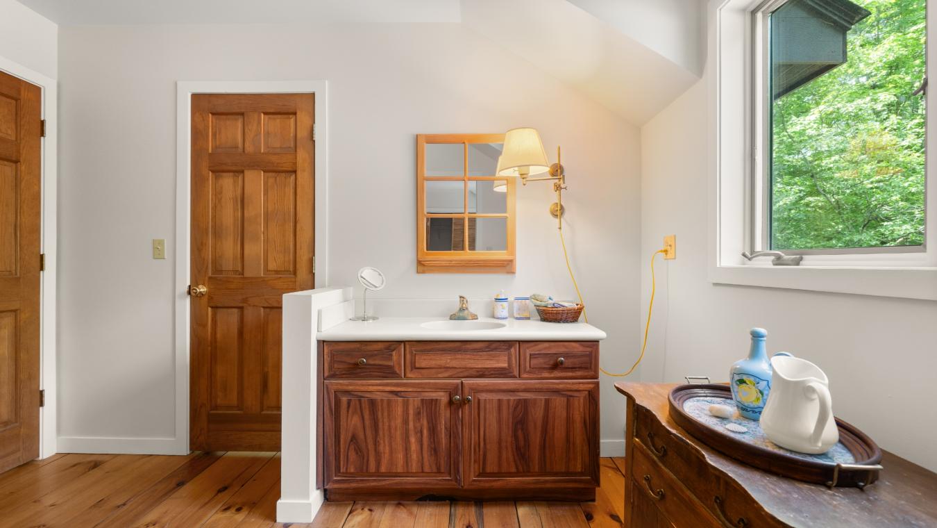 Egremont, Massachusetts, 01258, United States, 5 Bedrooms Bedrooms, ,4 BathroomsBathrooms,Residential,For Sale,1753423