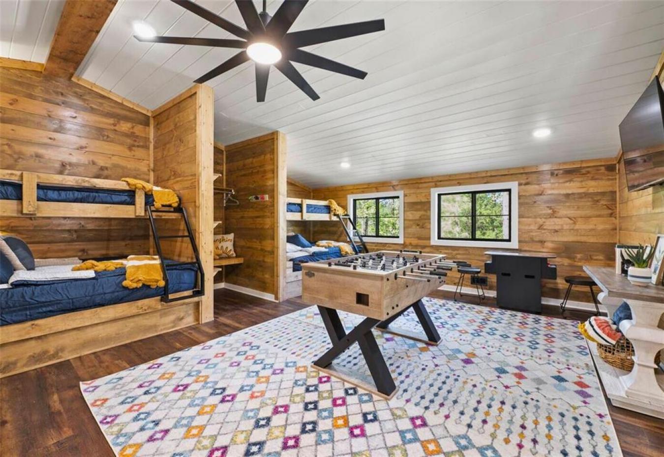 Broken Bow, Oklahoma, 74728, United States, 8 Bedrooms Bedrooms, ,6 BathroomsBathrooms,Residential,For Sale,1753421