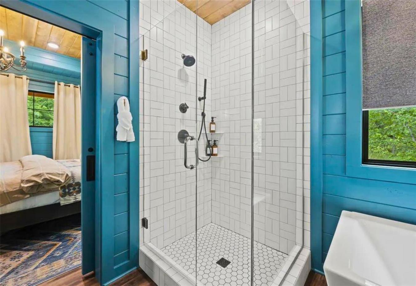 Broken Bow, Oklahoma, 74728, United States, 8 Bedrooms Bedrooms, ,6 BathroomsBathrooms,Residential,For Sale,1753421