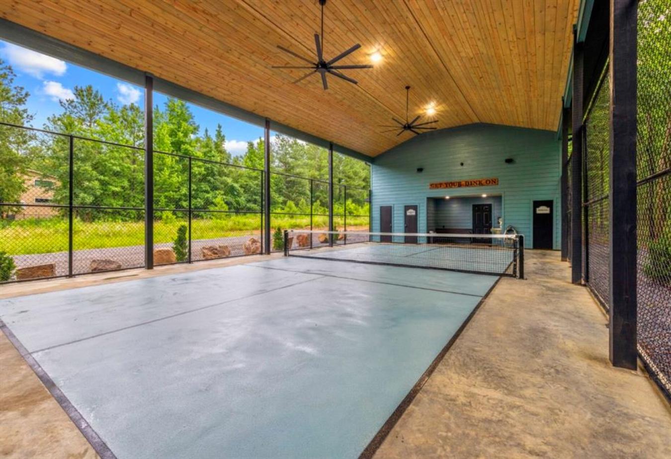 Broken Bow, Oklahoma, 74728, United States, 8 Bedrooms Bedrooms, ,6 BathroomsBathrooms,Residential,For Sale,1753421