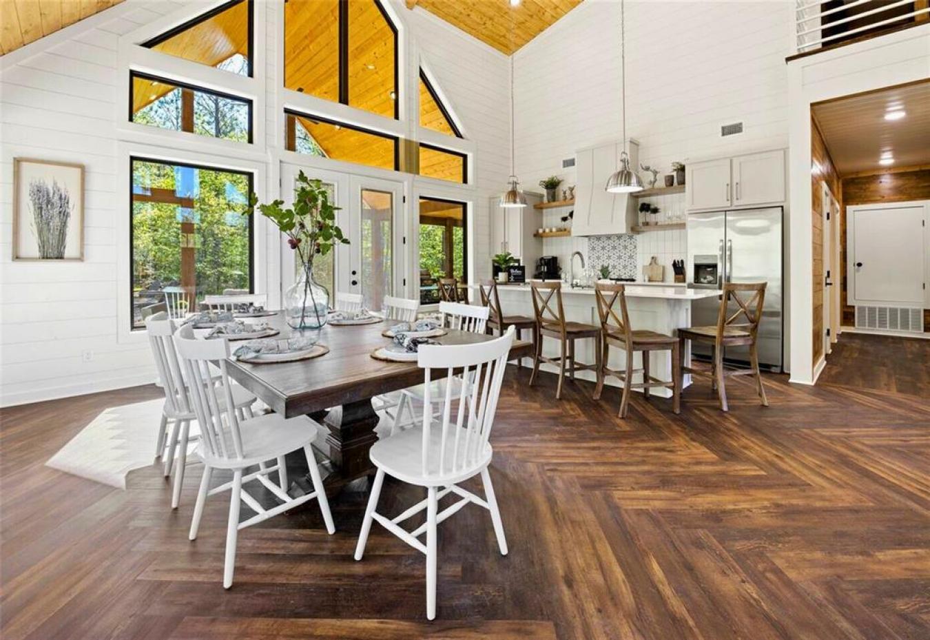 Broken Bow, Oklahoma, 74728, United States, 8 Bedrooms Bedrooms, ,6 BathroomsBathrooms,Residential,For Sale,1753421