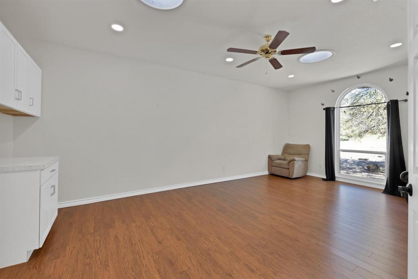 Hudson Oaks, Texas, 76087, United States, 5 Bedrooms Bedrooms, ,5 BathroomsBathrooms,Residential,For Sale,1753777
