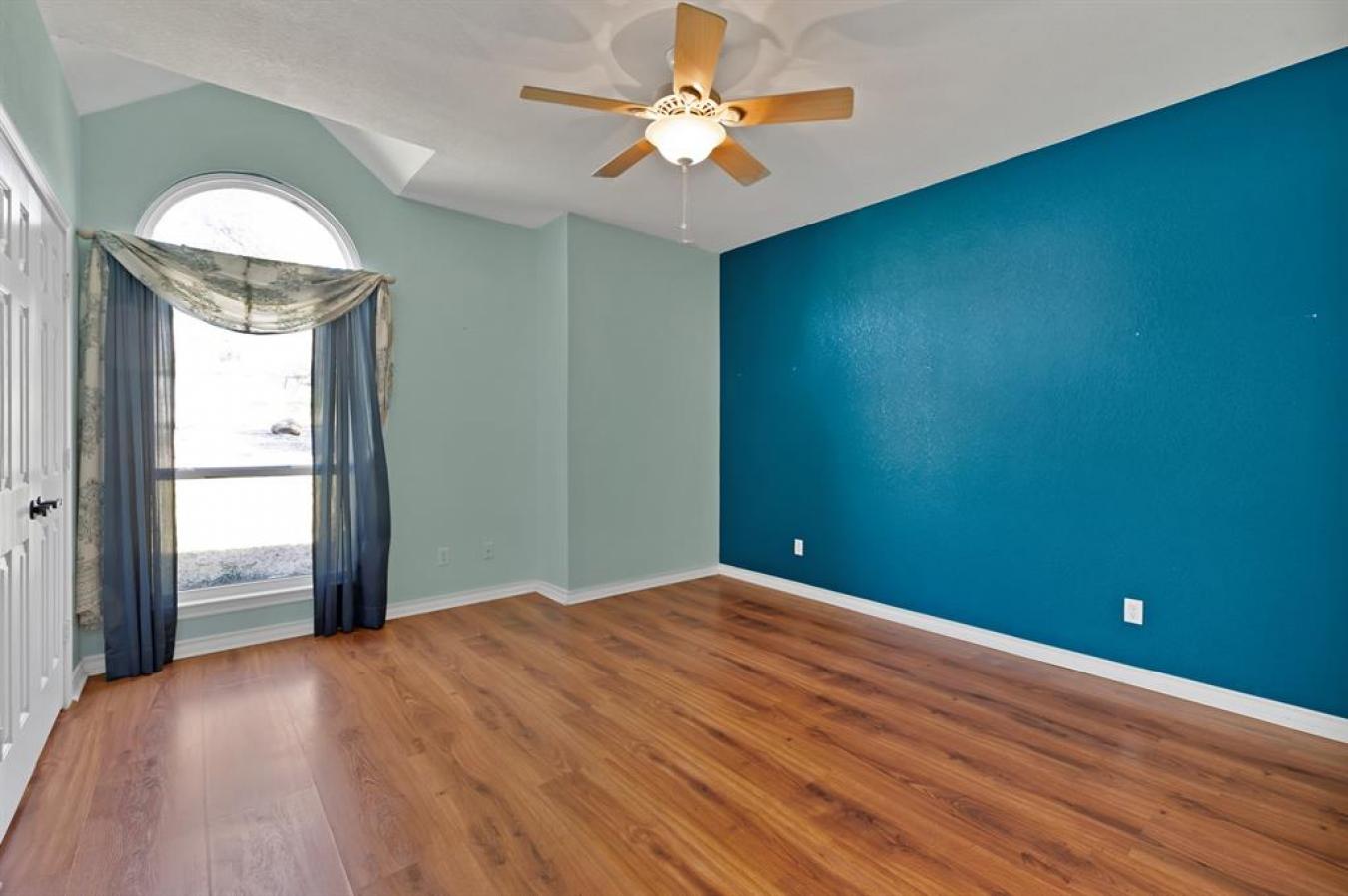 Hudson Oaks, Texas, 76087, United States, 5 Bedrooms Bedrooms, ,5 BathroomsBathrooms,Residential,For Sale,1753777