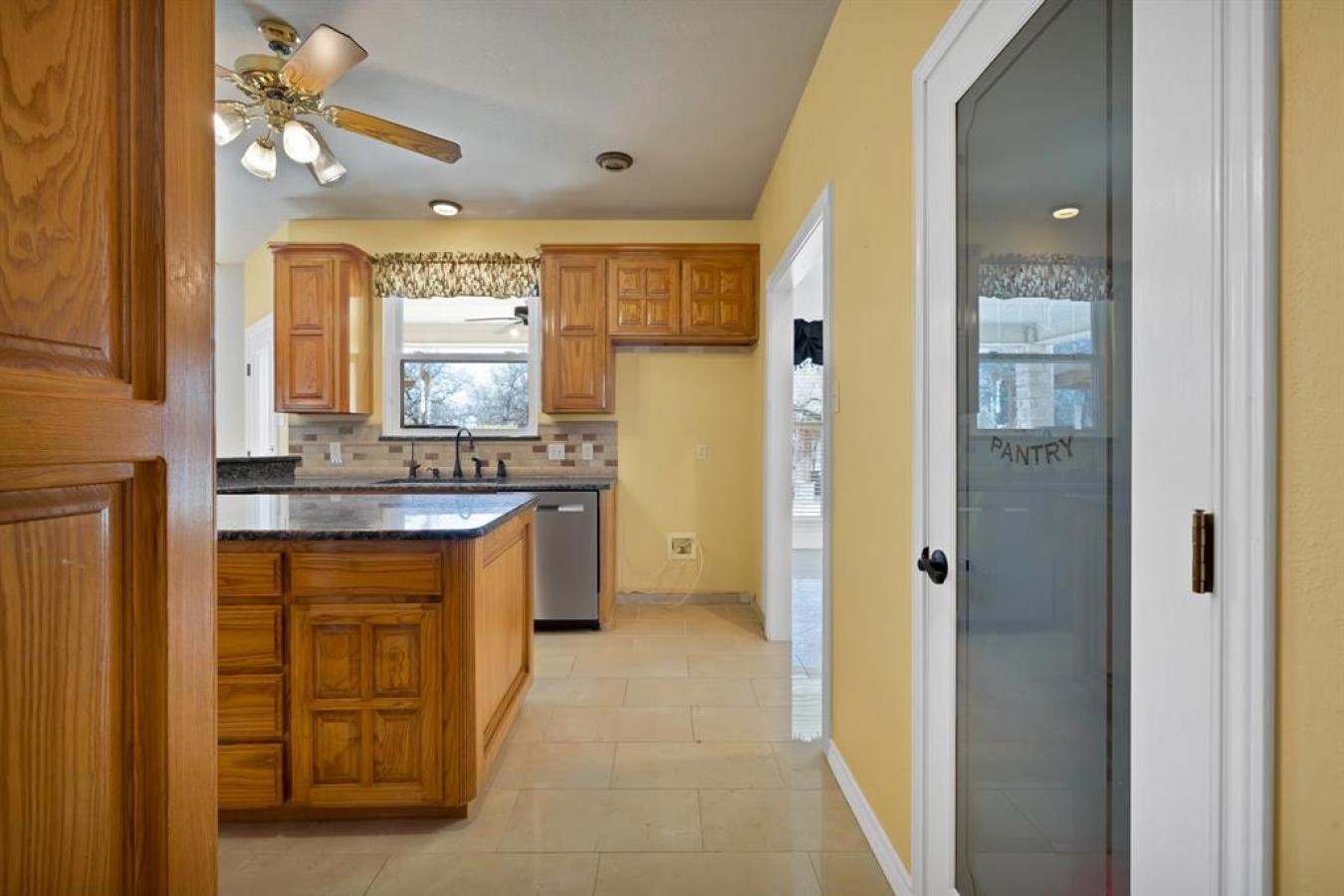 Hudson Oaks, Texas, 76087, United States, 5 Bedrooms Bedrooms, ,5 BathroomsBathrooms,Residential,For Sale,1753777