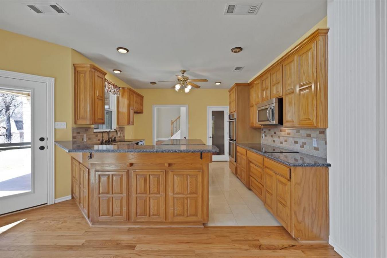Hudson Oaks, Texas, 76087, United States, 5 Bedrooms Bedrooms, ,5 BathroomsBathrooms,Residential,For Sale,1753777