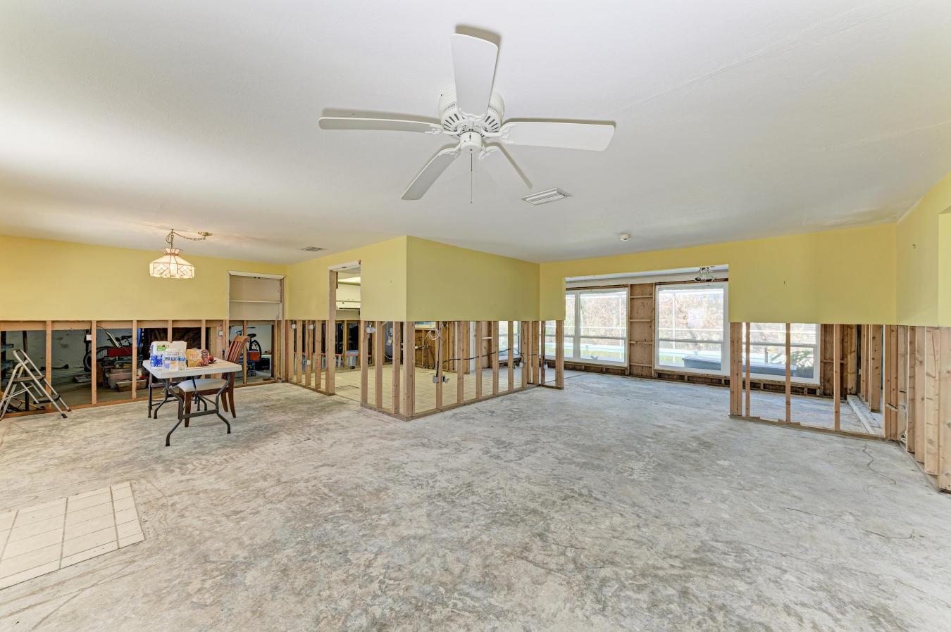 Holmes Beach, Florida, 34217, United States, 2 Bedrooms Bedrooms, ,2 BathroomsBathrooms,Residential,For Sale,1753773