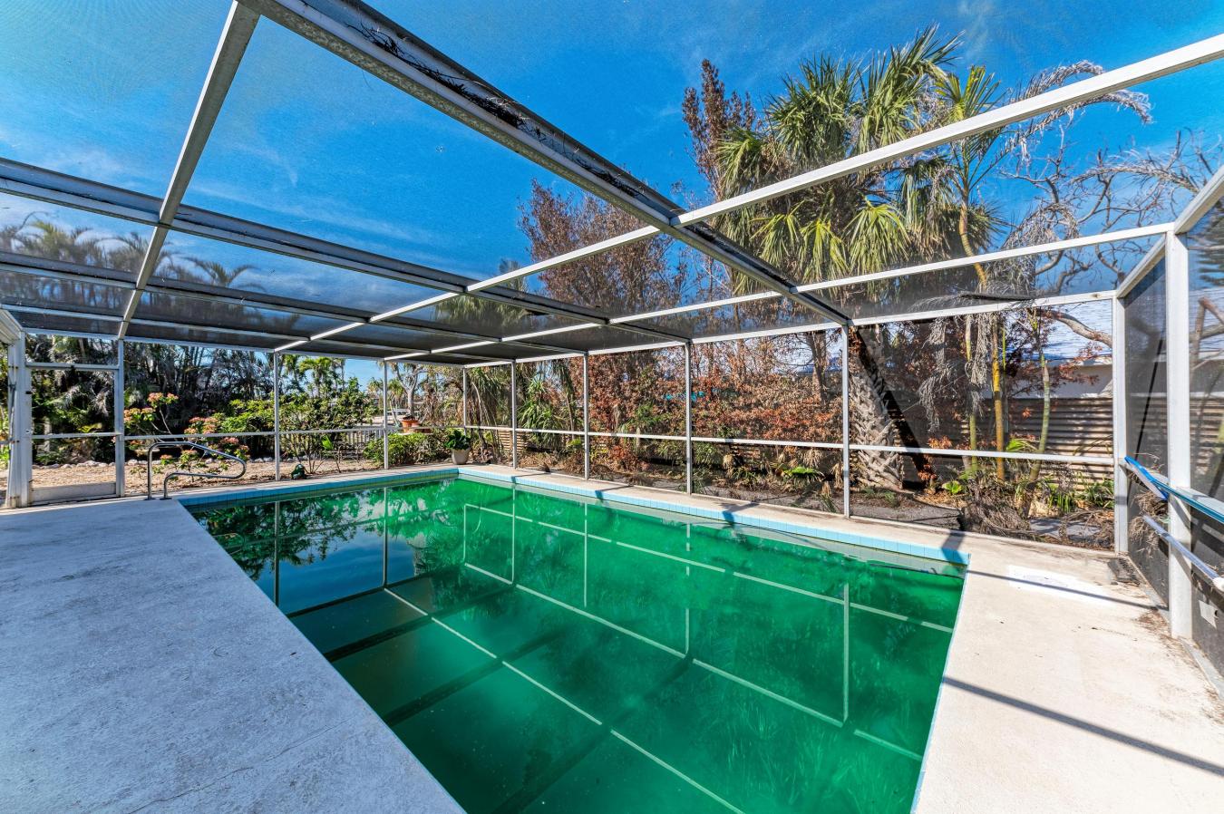 Holmes Beach, Florida, 34217, United States, 2 Bedrooms Bedrooms, ,2 BathroomsBathrooms,Residential,For Sale,1753773