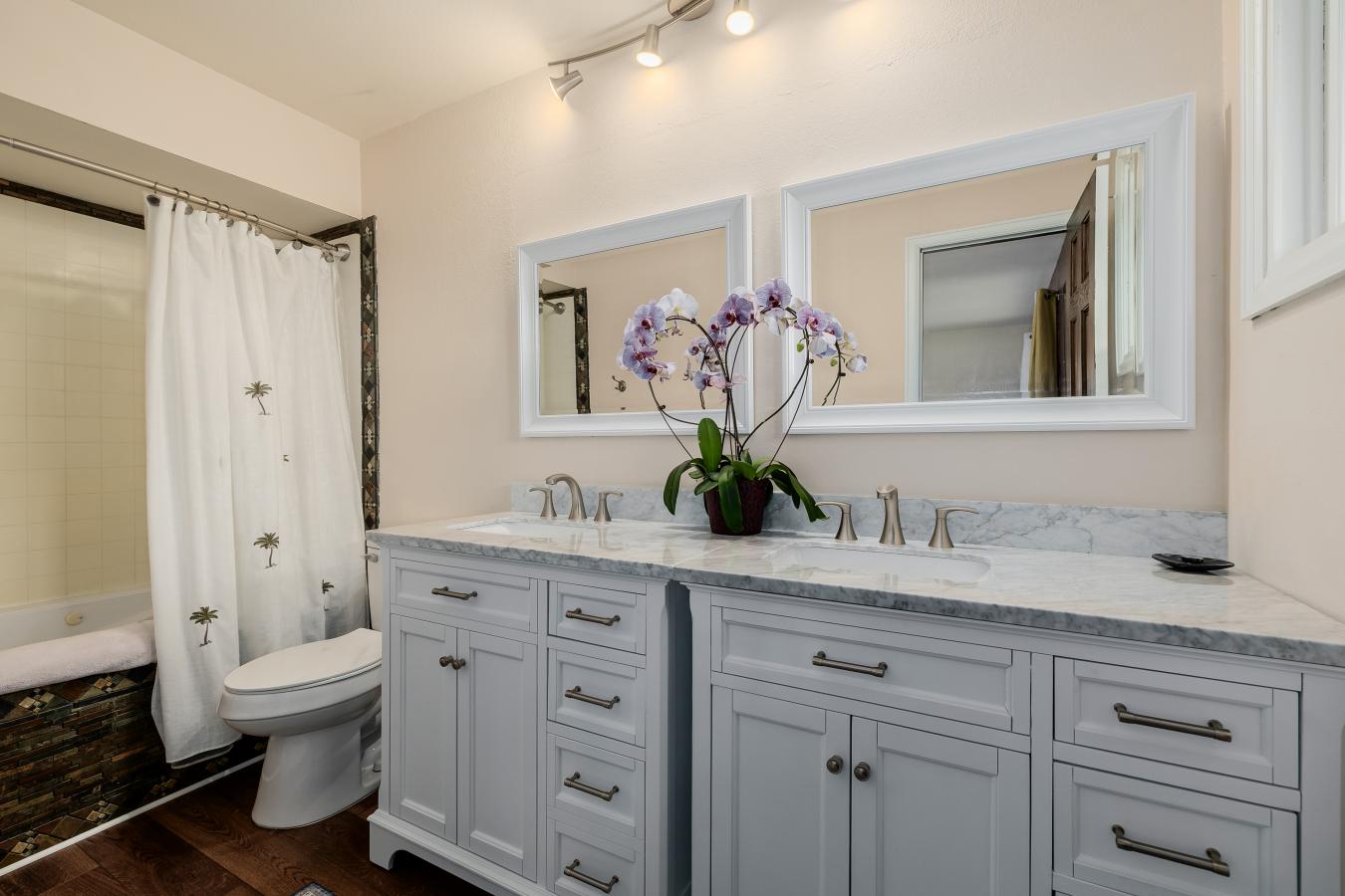 Boulder, Colorado, 80302, United States, 4 Bedrooms Bedrooms, ,3 BathroomsBathrooms,Residential,For Sale,1753759