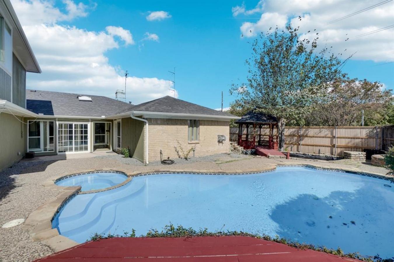 Richardson, Texas, 75081, United States, 4 Bedrooms Bedrooms, ,3 BathroomsBathrooms,Residential,For Sale,1938520