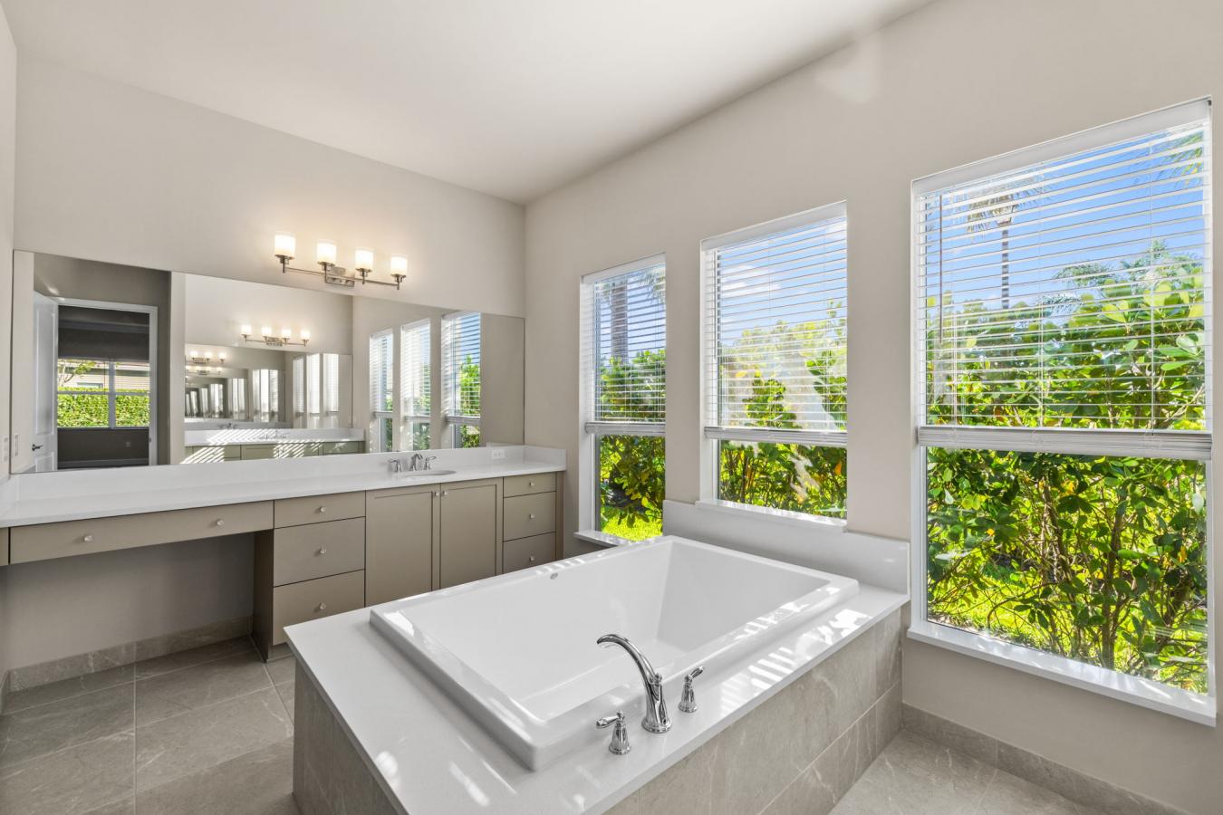 Bonita Springs, Florida, 34135, United States, 2 Bedrooms Bedrooms, ,3 BathroomsBathrooms,Residential,For Sale,1753739