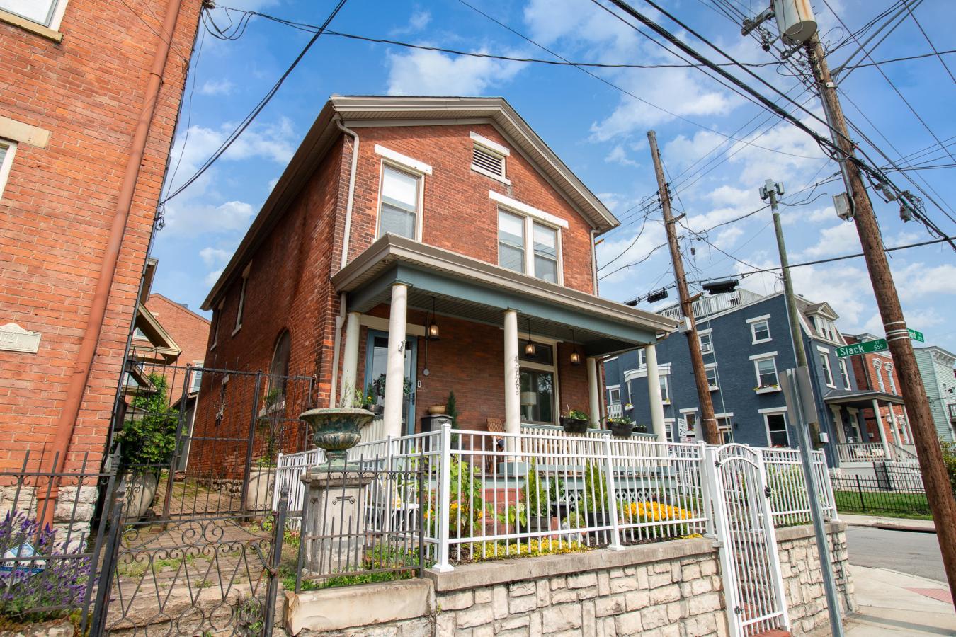 Modern Elegance in Historic Prospect Hill Experience the perfect fusio – image 2