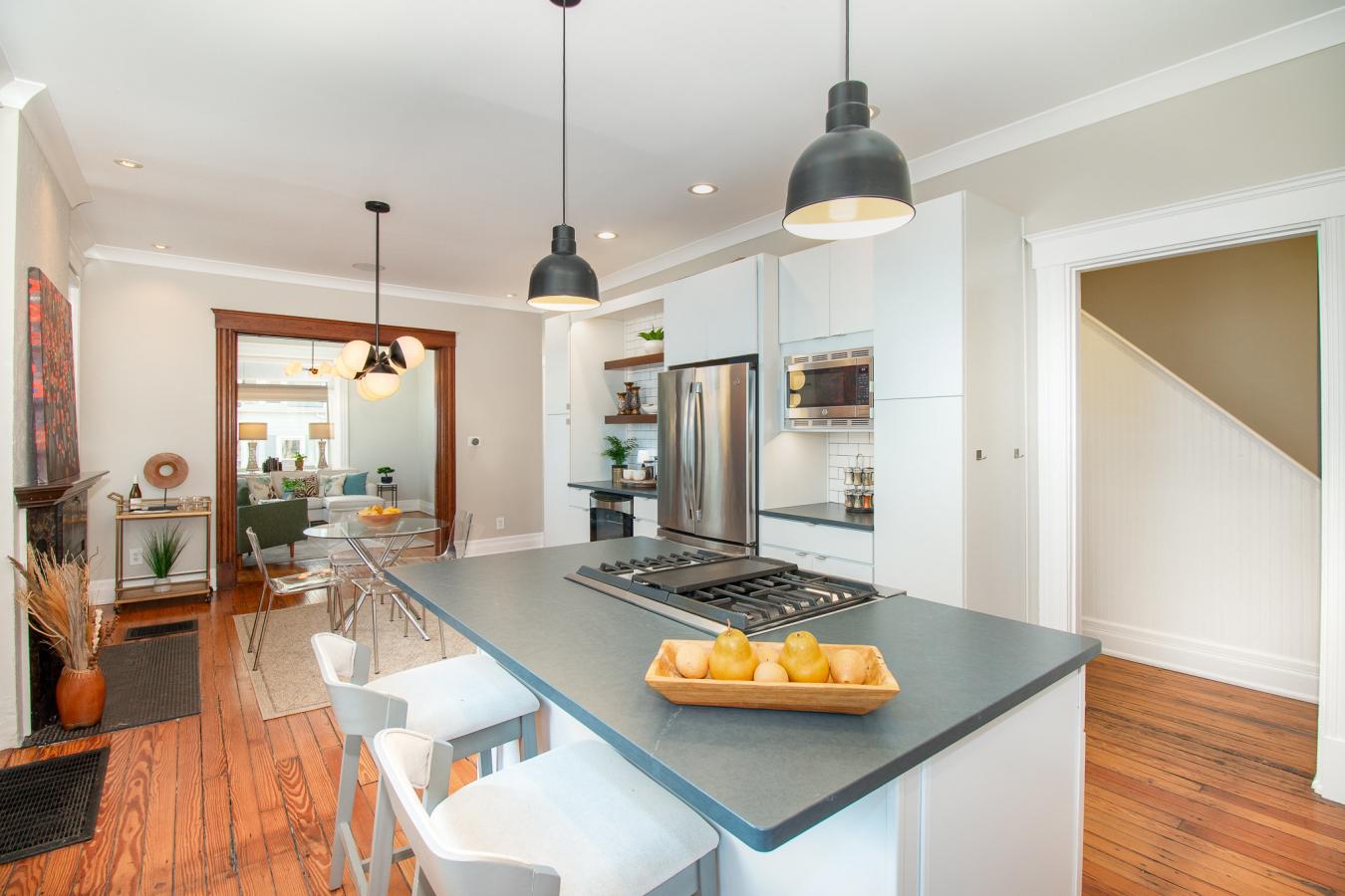Modern Elegance in Historic Prospect Hill Experience the perfect fusio – image 10