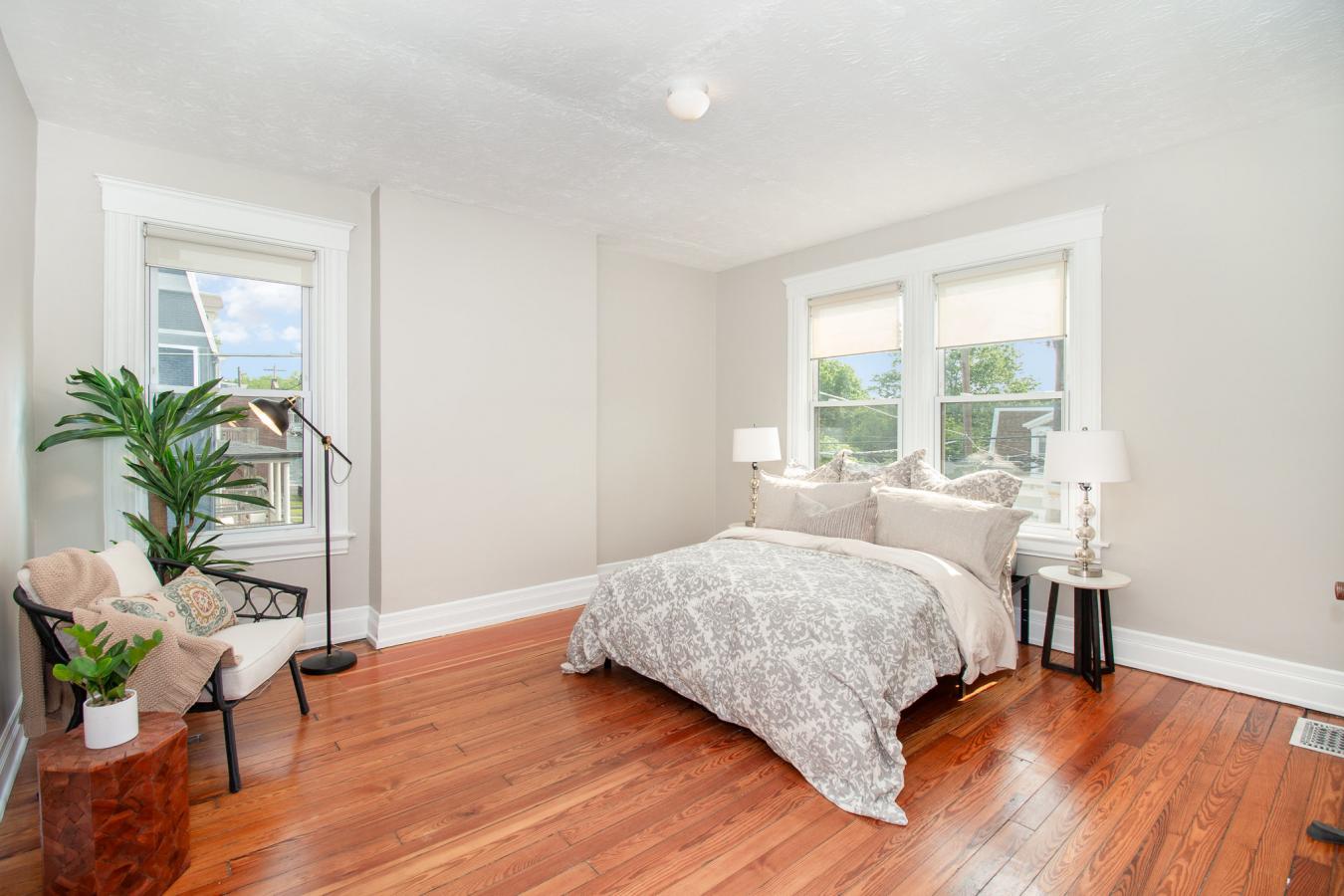 Modern Elegance in Historic Prospect Hill Experience the perfect fusio – image 13