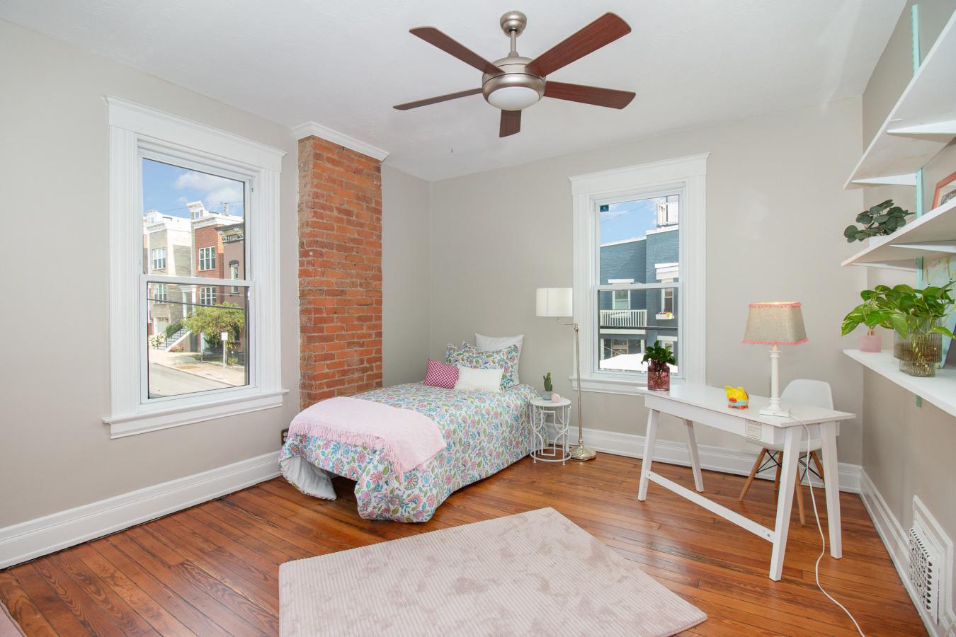Modern Elegance in Historic Prospect Hill Experience the perfect fusio – image 20