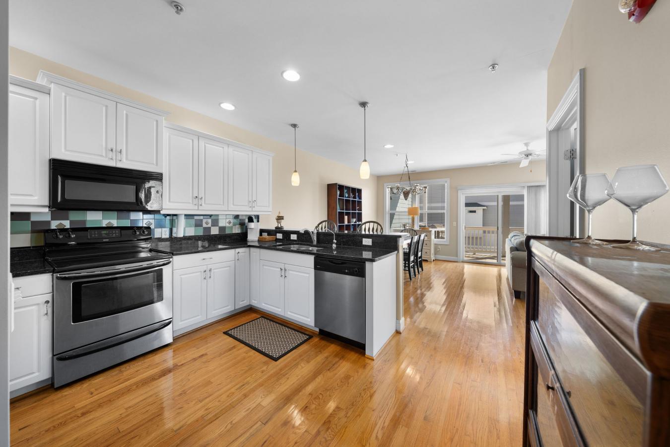 Carolina Beach, North Carolina, 28428, United States, 2 Bedrooms Bedrooms, ,2 BathroomsBathrooms,Residential,For Sale,1753730