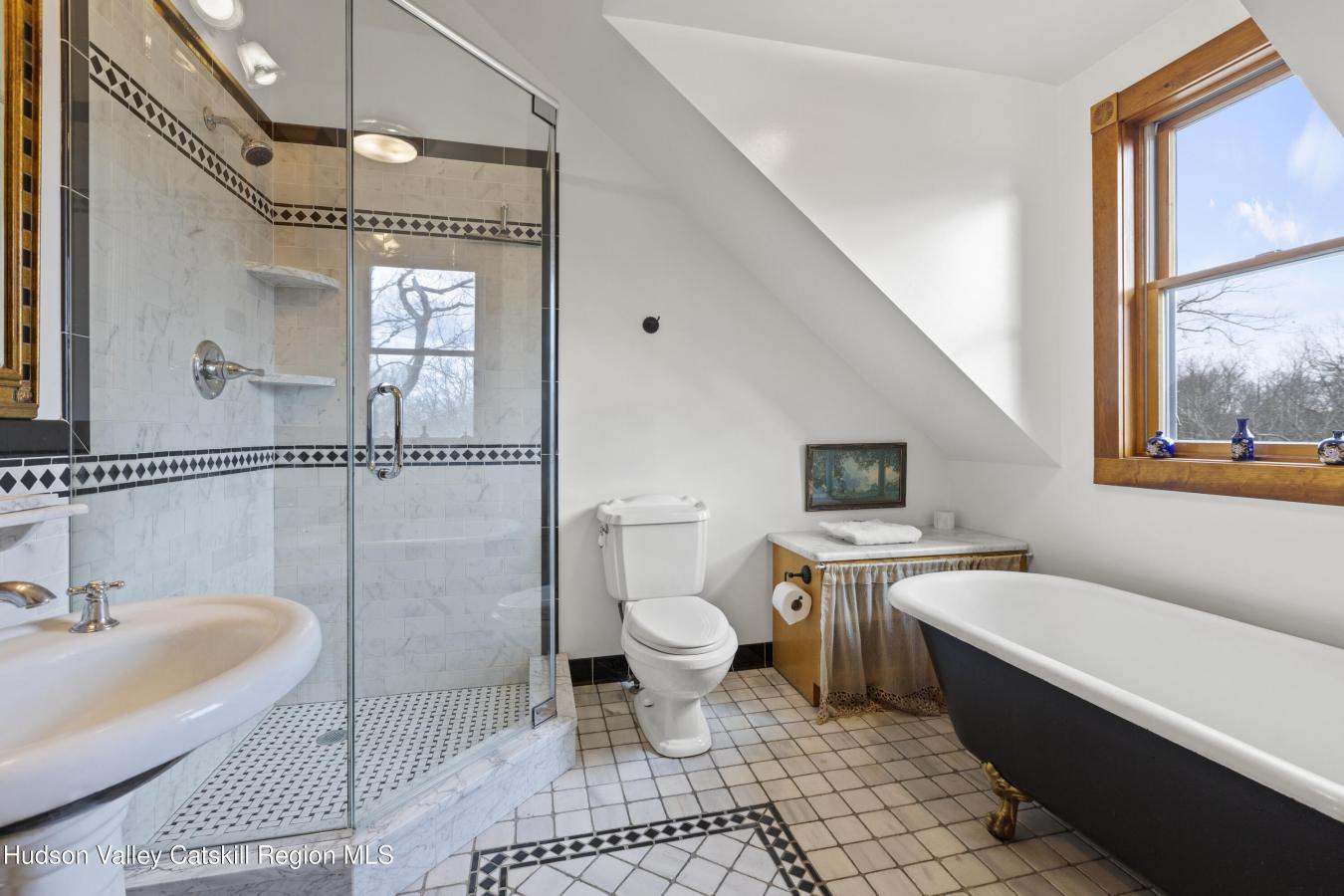 Kingston, New York, 12401, United States, 4 Bedrooms Bedrooms, ,4 BathroomsBathrooms,Residential,For Sale,1753726