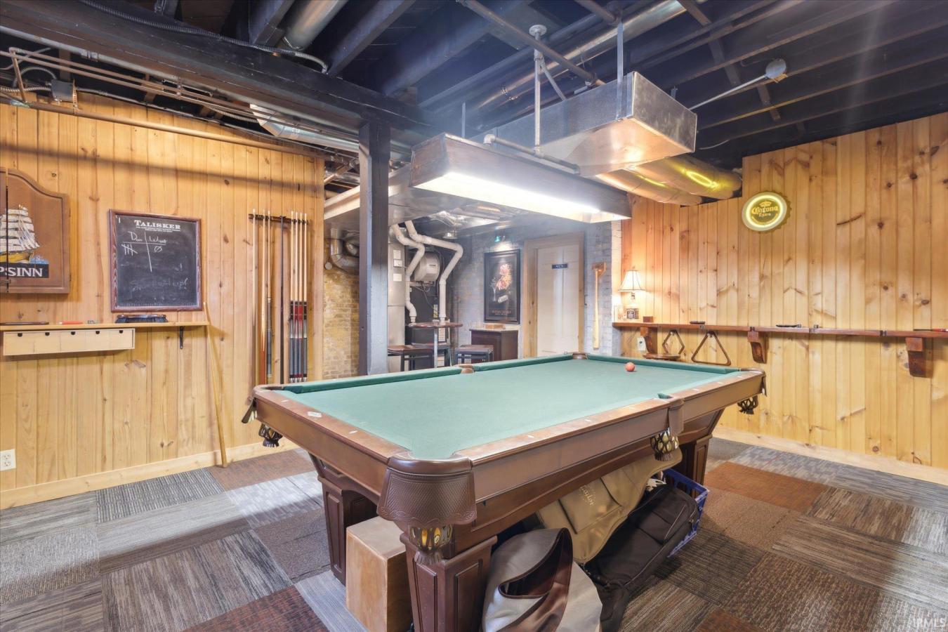 South Bend, Indiana, 46617-3105, United States, 6 Bedrooms Bedrooms, ,4 BathroomsBathrooms,Residential,For Sale,1755078