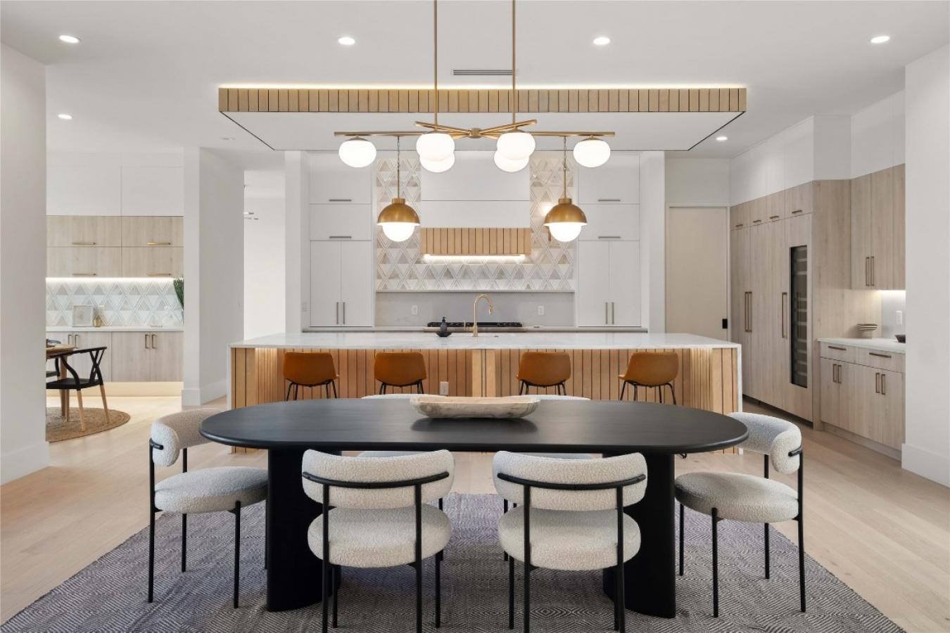 Austin, Texas, 78704, United States, 5 Bedrooms Bedrooms, ,4 BathroomsBathrooms,Residential,For Sale,1755063