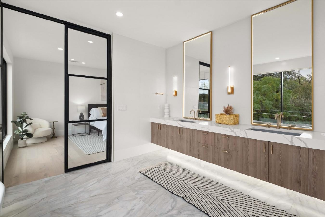 Austin, Texas, 78704, United States, 5 Bedrooms Bedrooms, ,4 BathroomsBathrooms,Residential,For Sale,1755063