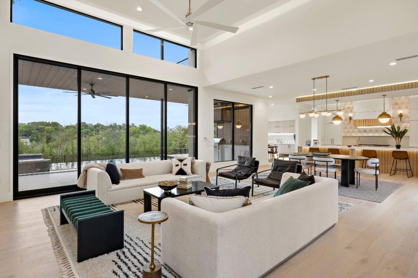 Austin, Texas, 78704, United States, 5 Bedrooms Bedrooms, ,4 BathroomsBathrooms,Residential,For Sale,1755063