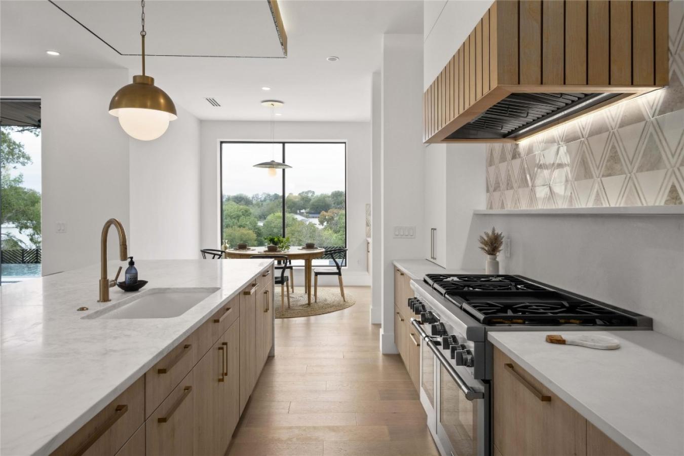 Austin, Texas, 78704, United States, 5 Bedrooms Bedrooms, ,4 BathroomsBathrooms,Residential,For Sale,1755063