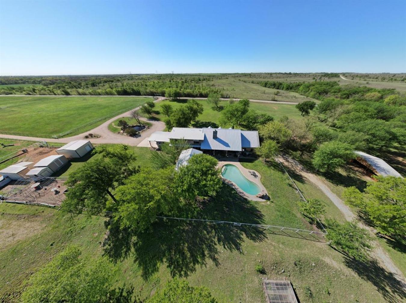 Sanger, Texas, 76266, United States, 16 Bedrooms Bedrooms, ,10 BathroomsBathrooms,Residential,For Sale,1756194