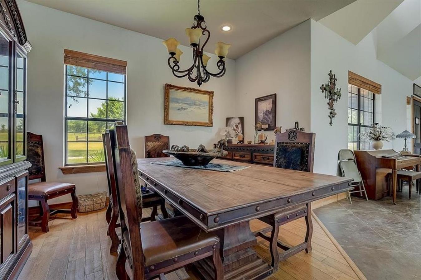 Sanger, Texas, 76266, United States, 16 Bedrooms Bedrooms, ,10 BathroomsBathrooms,Residential,For Sale,1756194