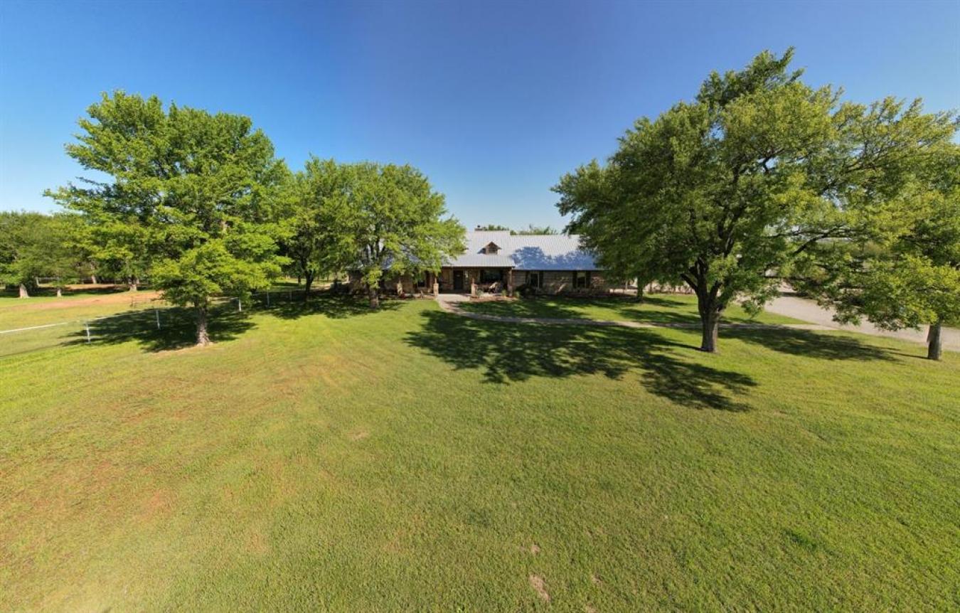 Sanger, Texas, 76266, United States, 16 Bedrooms Bedrooms, ,10 BathroomsBathrooms,Residential,For Sale,1756194