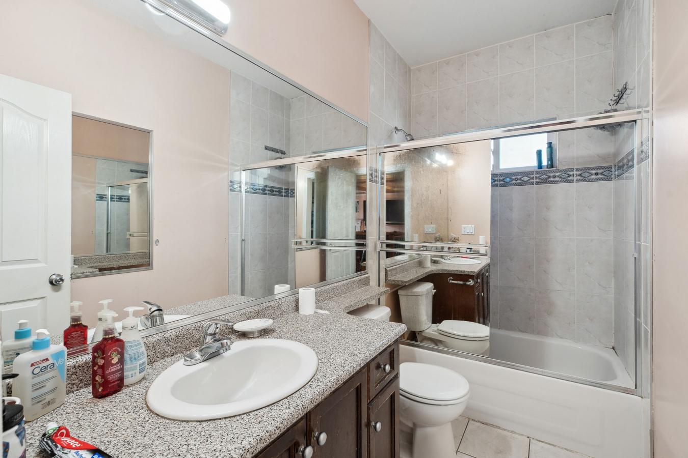 Surrey, BC, V3T 3T8, Canada, 9 Bedrooms Bedrooms, ,6 BathroomsBathrooms,Residential,For Sale,1756702