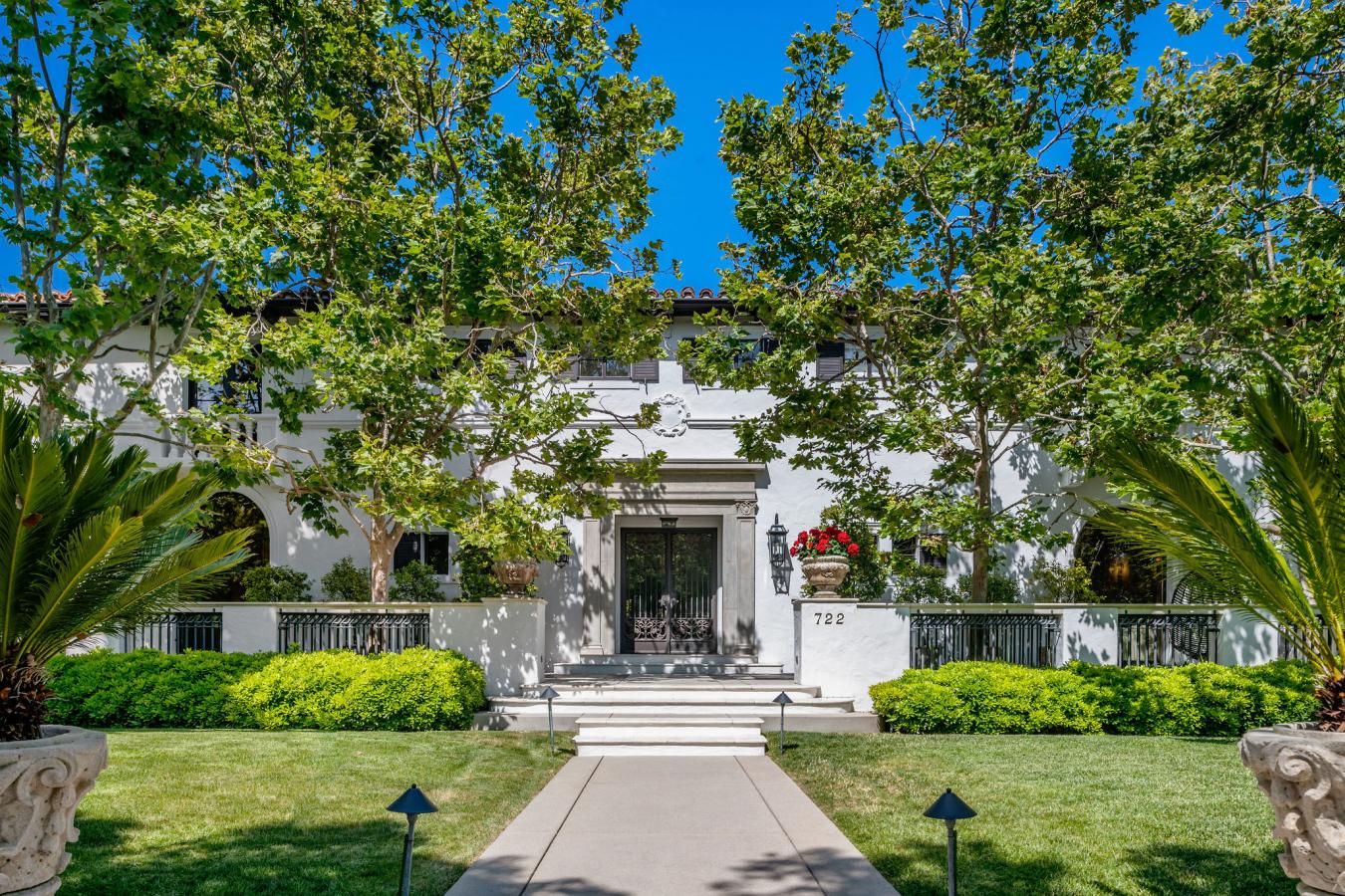 Beverly Hills, California, 90210, United States, 7 Bedrooms Bedrooms, ,10 BathroomsBathrooms,Residential,For Sale,1761524