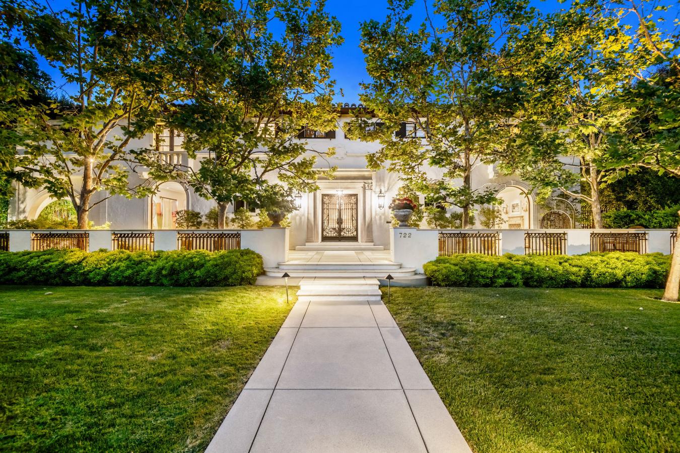 Beverly Hills, California, 90210, United States, 7 Bedrooms Bedrooms, ,10 BathroomsBathrooms,Residential,For Sale,1761524