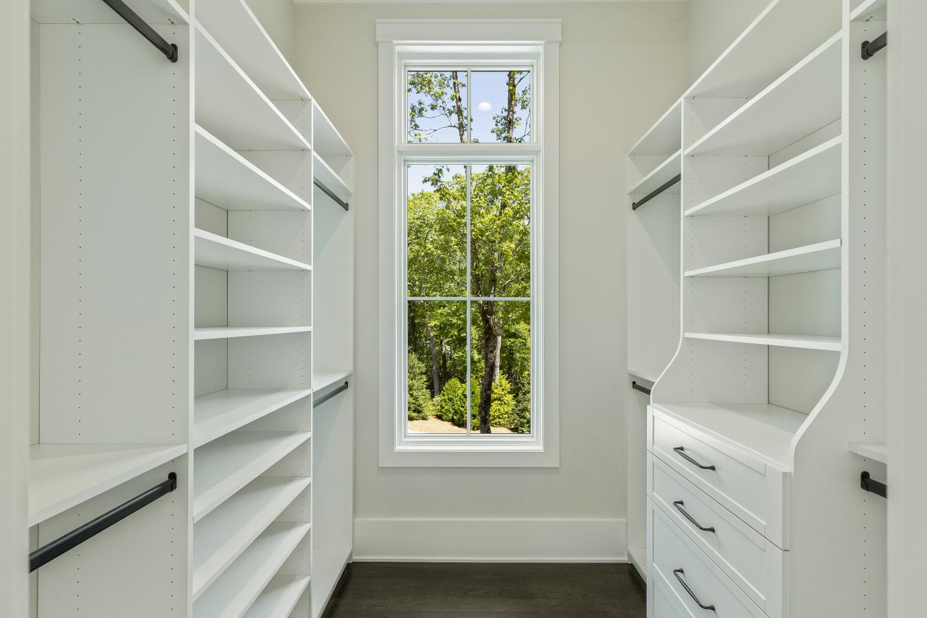 HIghlands, North Carolina, 28741, United States, 4 Bedrooms Bedrooms, ,3 BathroomsBathrooms,Residential,For Sale,1756165