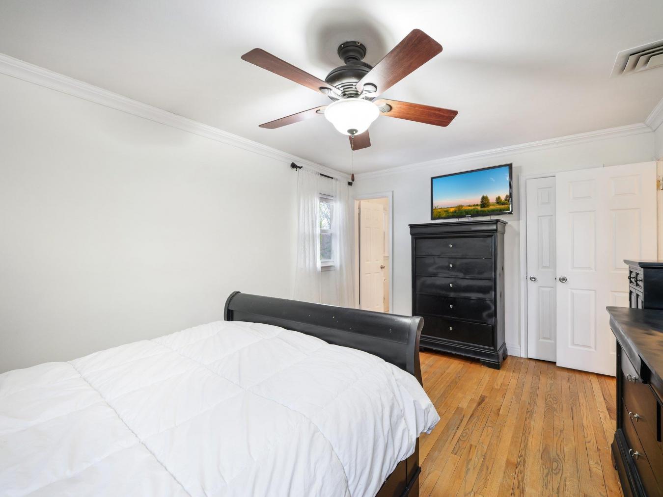 Spring Valley, New York, 10977, United States, 5 Bedrooms Bedrooms, ,2 BathroomsBathrooms,Residential,For Sale,1756693