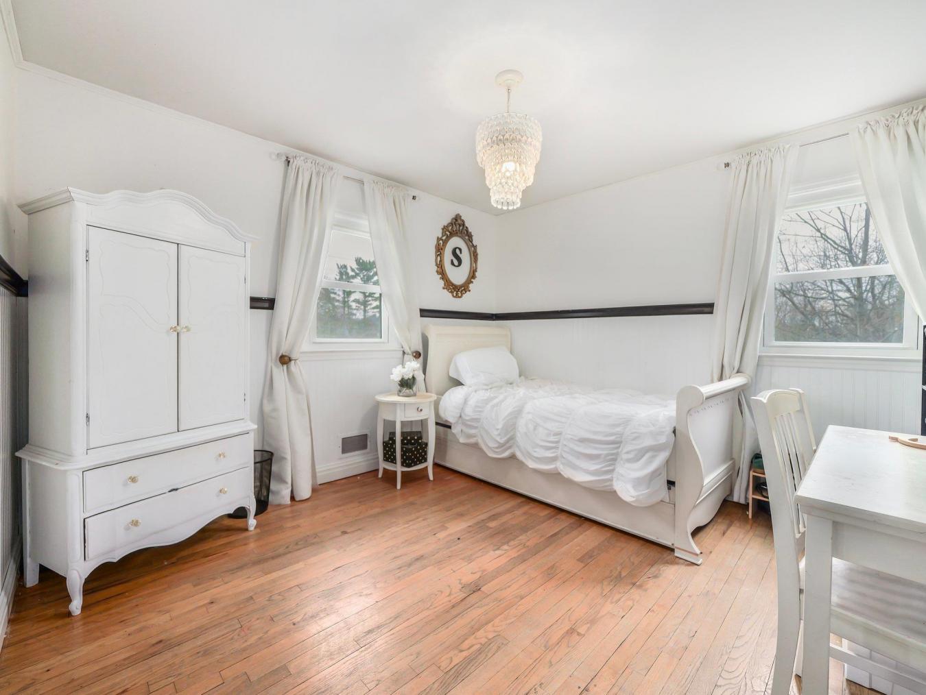 Spring Valley, New York, 10977, United States, 5 Bedrooms Bedrooms, ,2 BathroomsBathrooms,Residential,For Sale,1756693