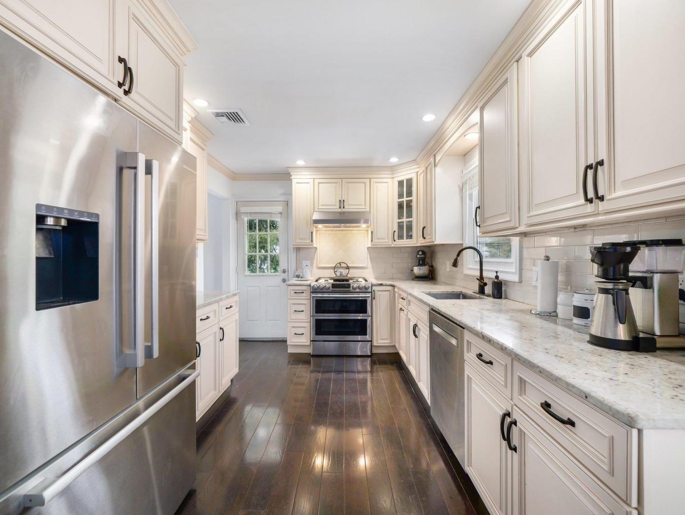 Spring Valley, New York, 10977, United States, 5 Bedrooms Bedrooms, ,2 BathroomsBathrooms,Residential,For Sale,1756693