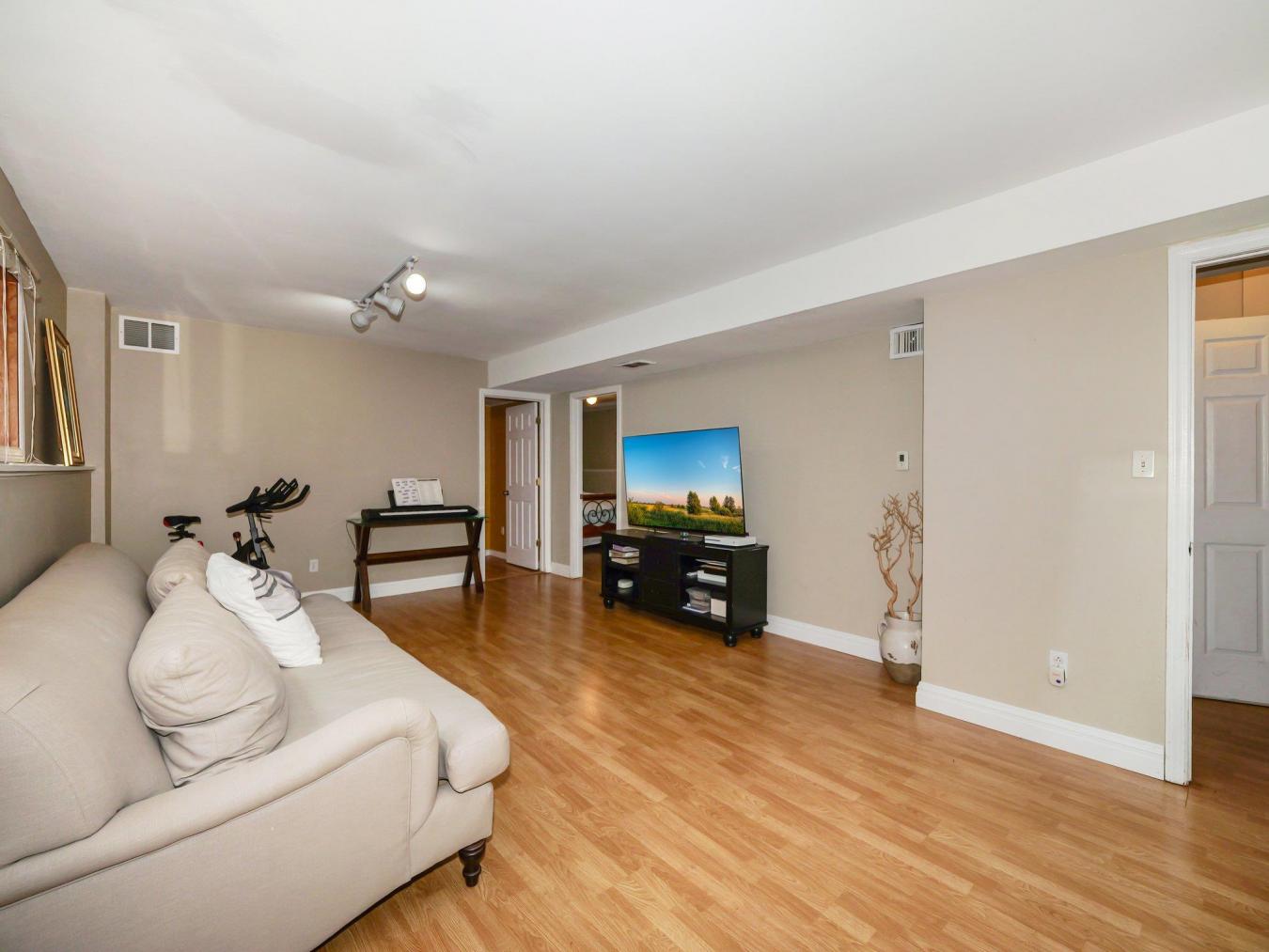 Spring Valley, New York, 10977, United States, 5 Bedrooms Bedrooms, ,2 BathroomsBathrooms,Residential,For Sale,1756693