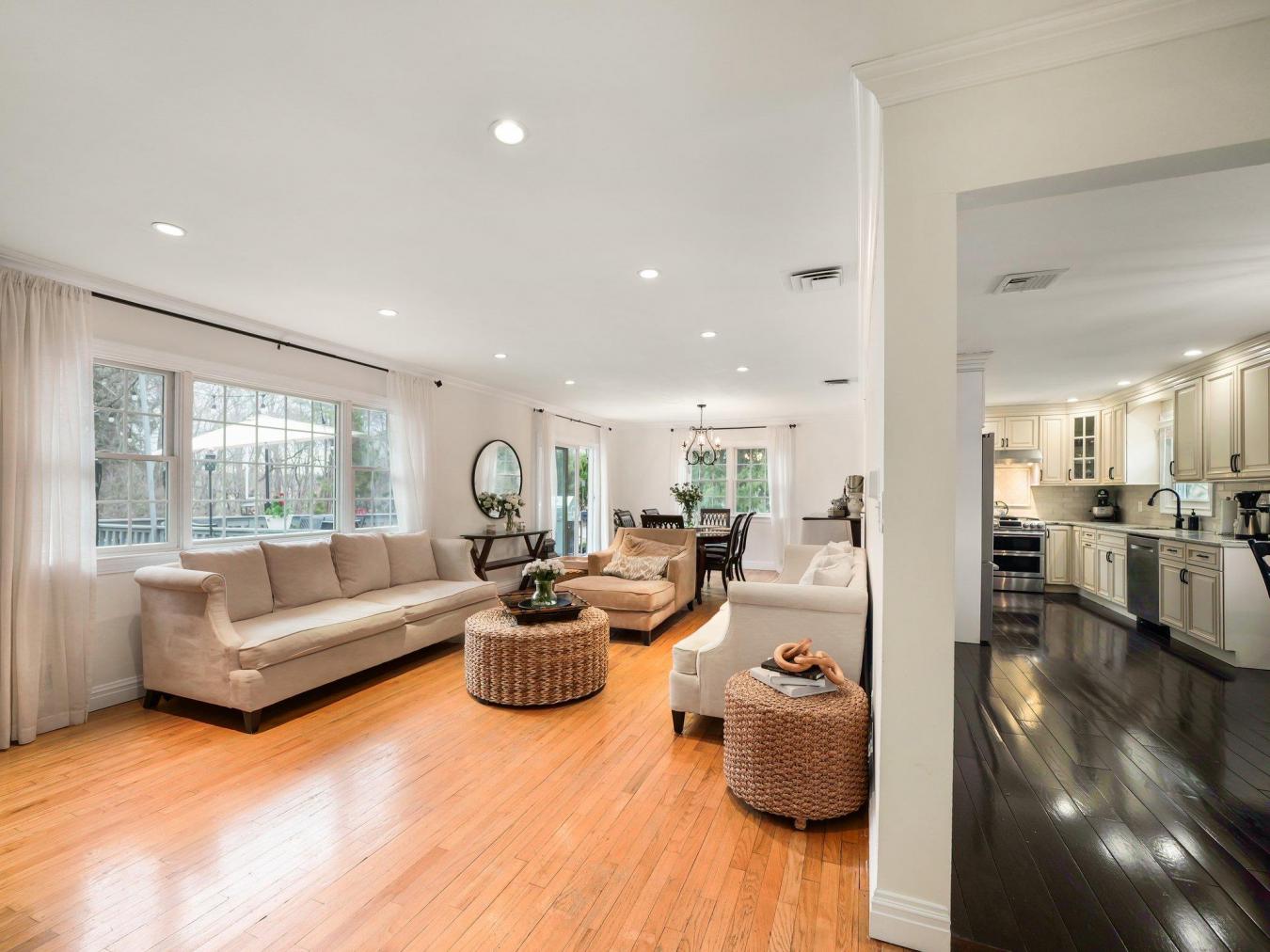 Spring Valley, New York, 10977, United States, 5 Bedrooms Bedrooms, ,2 BathroomsBathrooms,Residential,For Sale,1756693