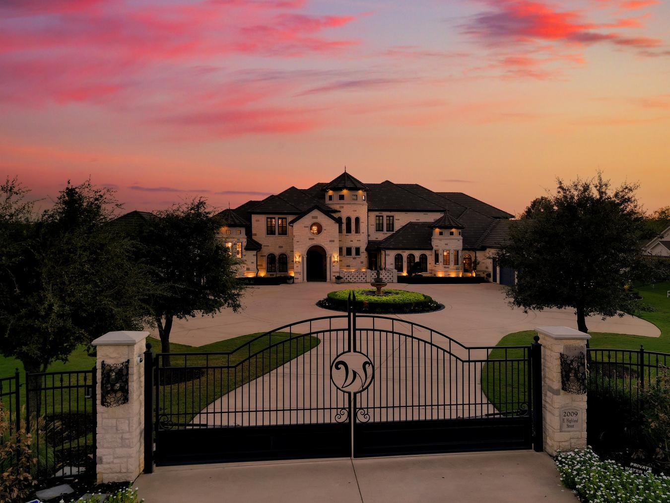 Southlake, Texas, 76092, United States, 5 Bedrooms Bedrooms, ,5 BathroomsBathrooms,Residential,For Sale,1839666