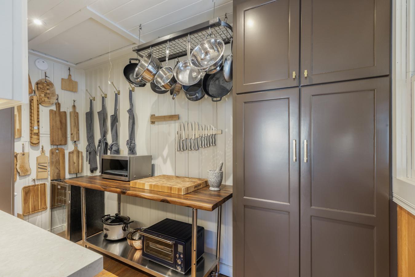 Highlands, North Carolina, 28741, United States, 3 Bedrooms Bedrooms, ,2 BathroomsBathrooms,Residential,For Sale,1756164