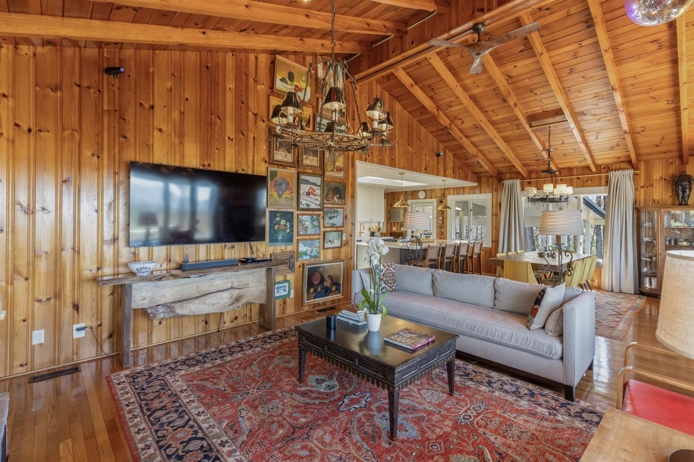 Highlands, North Carolina, 28741, United States, 3 Bedrooms Bedrooms, ,2 BathroomsBathrooms,Residential,For Sale,1756164