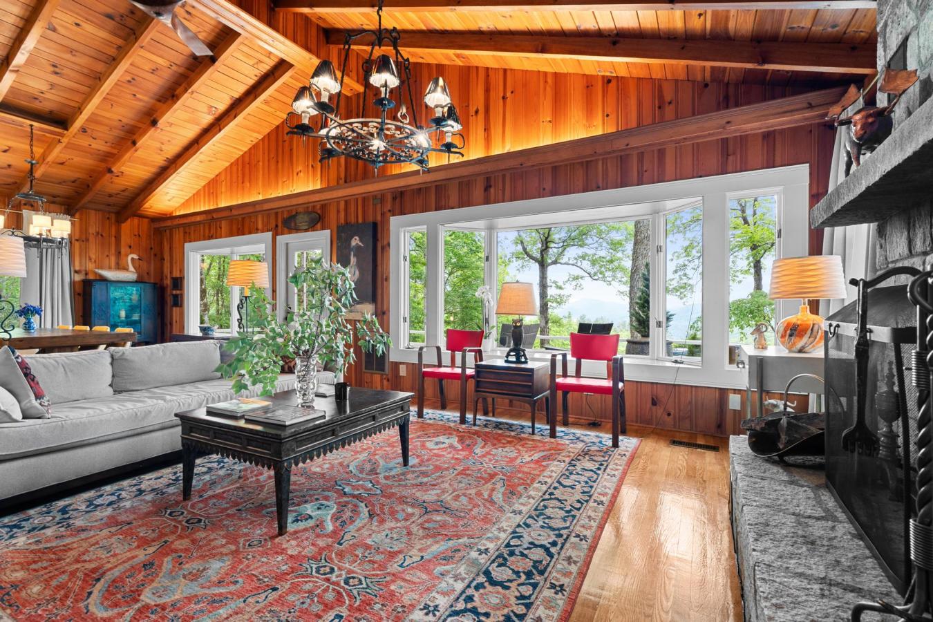 Highlands, North Carolina, 28741, United States, 3 Bedrooms Bedrooms, ,2 BathroomsBathrooms,Residential,For Sale,1756164