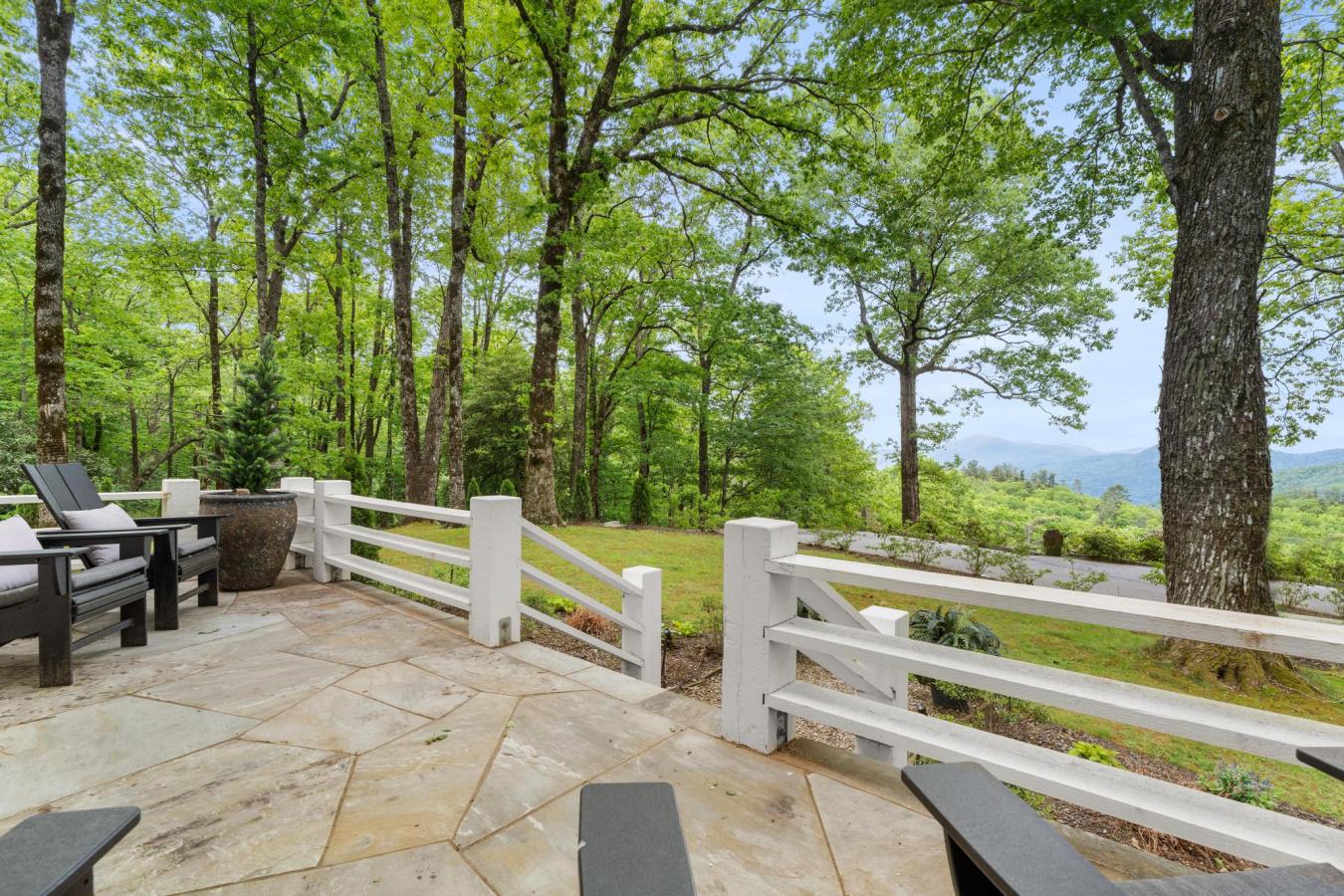 Highlands, North Carolina, 28741, United States, 3 Bedrooms Bedrooms, ,2 BathroomsBathrooms,Residential,For Sale,1756164