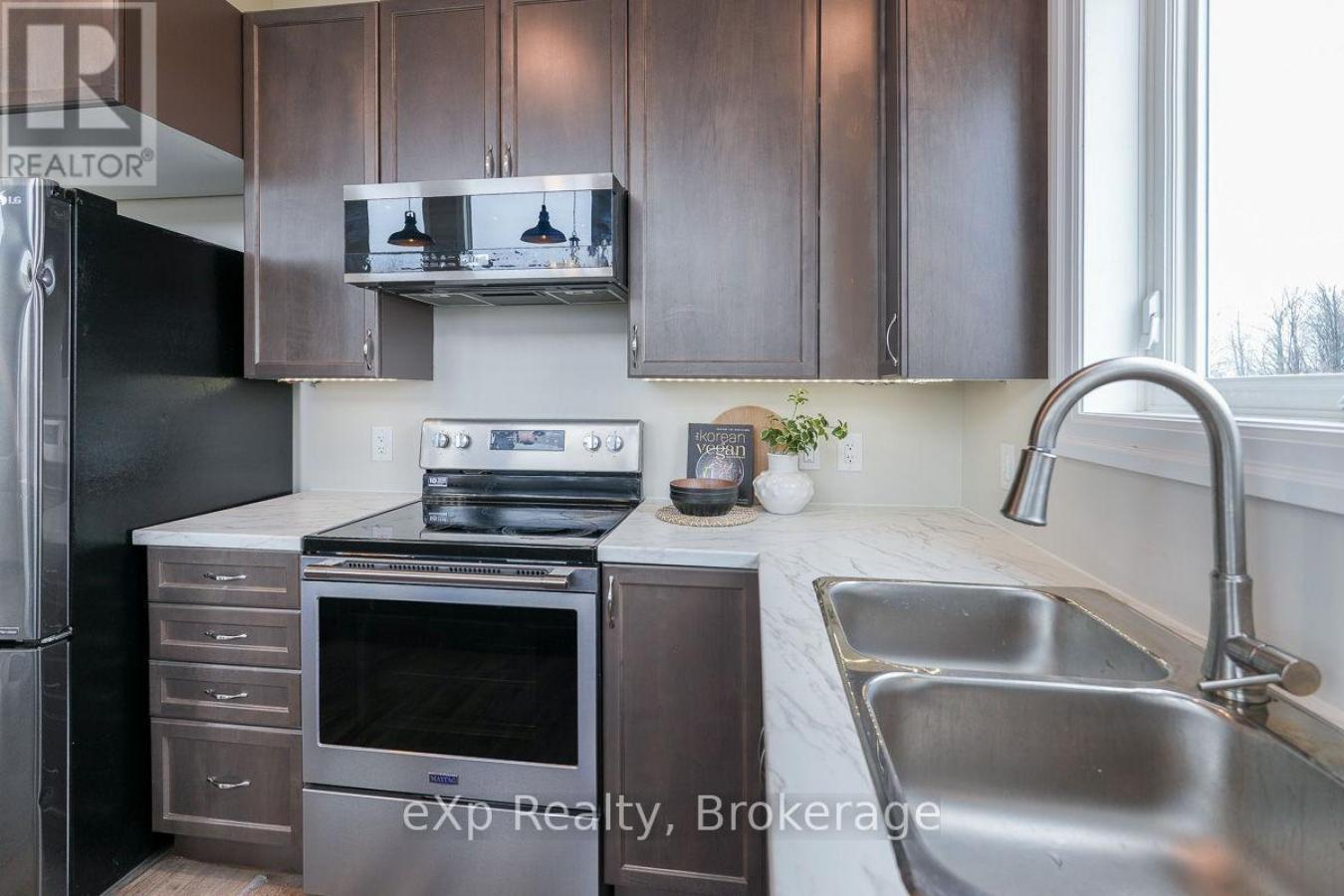 Chatsworth, ON, N0H2V0, Canada, 4 Bedrooms Bedrooms, ,Residential,For Sale,1756692