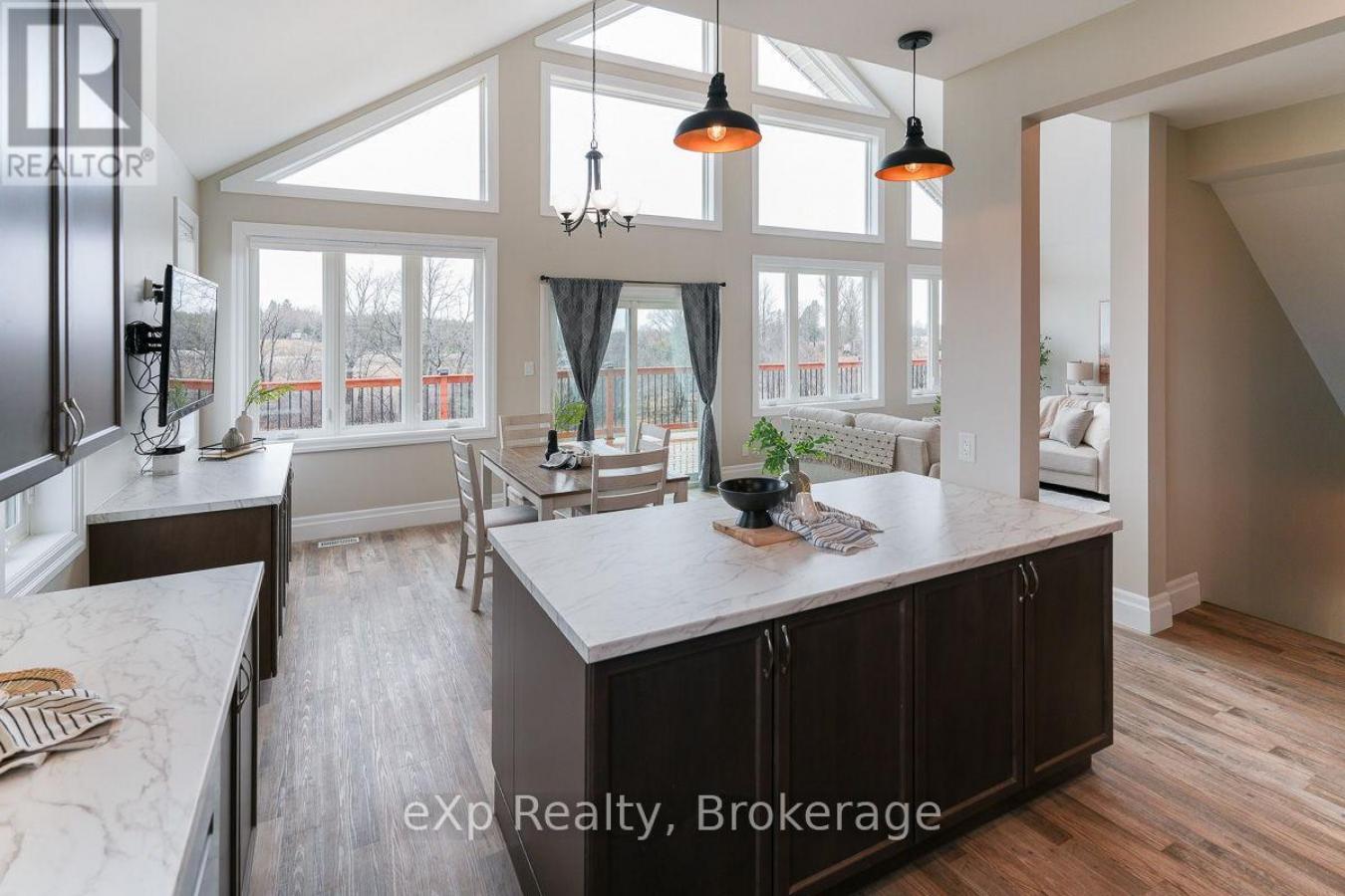 Chatsworth, ON, N0H2V0, Canada, 4 Bedrooms Bedrooms, ,Residential,For Sale,1756692