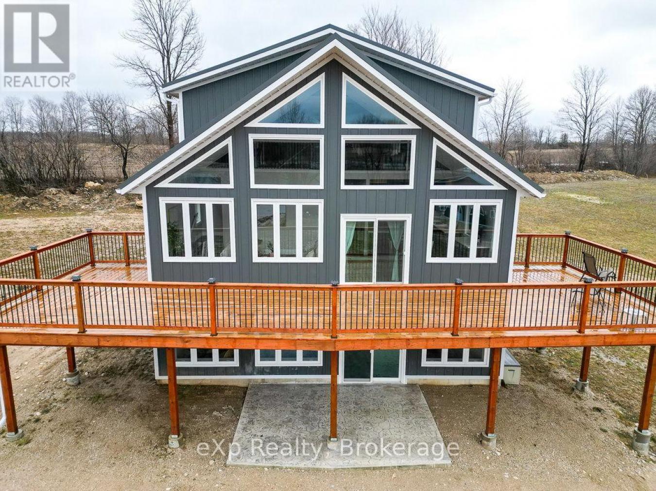 Chatsworth, ON, N0H2V0, Canada, 4 Bedrooms Bedrooms, ,Residential,For Sale,1756692