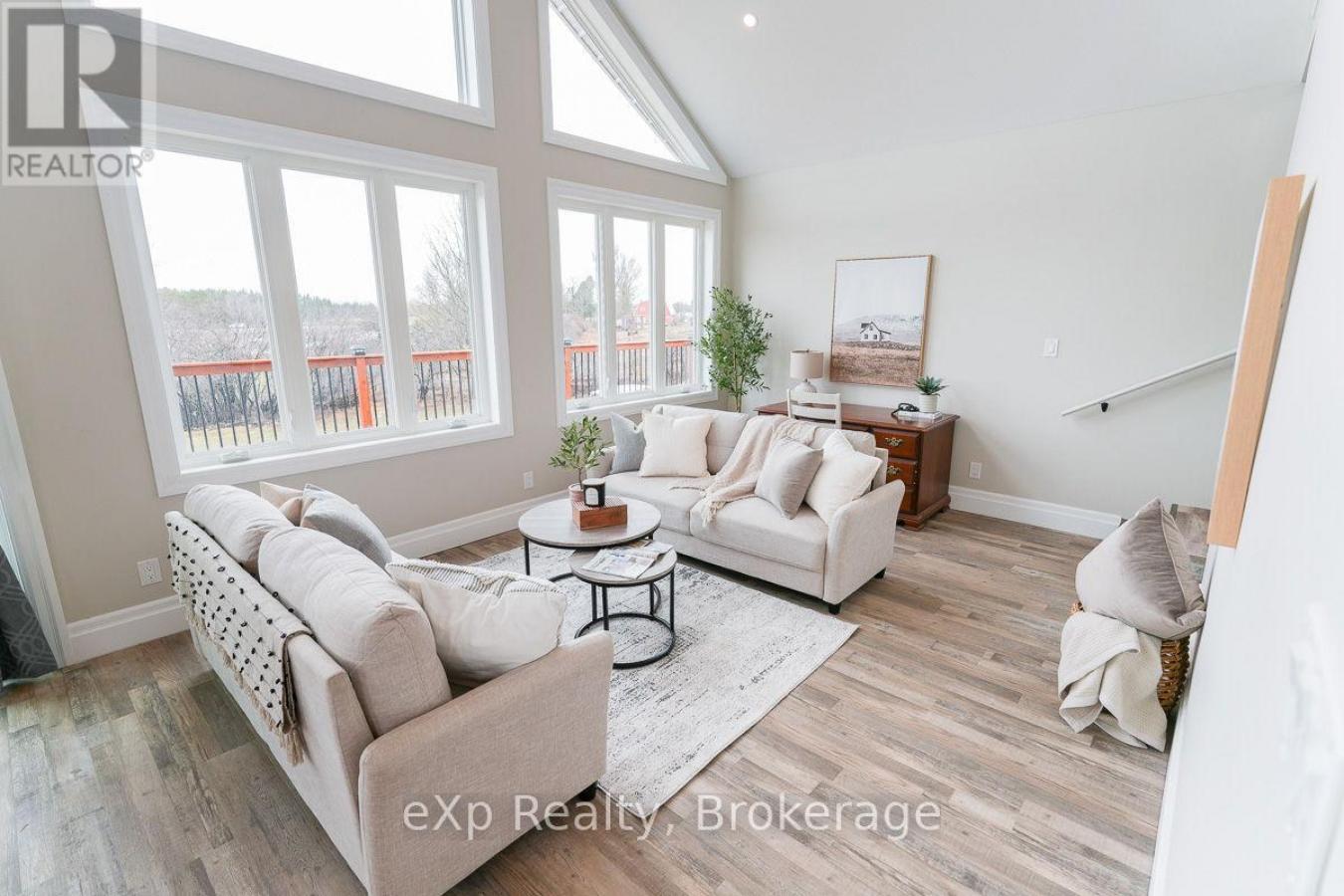 Chatsworth, ON, N0H2V0, Canada, 4 Bedrooms Bedrooms, ,Residential,For Sale,1756692