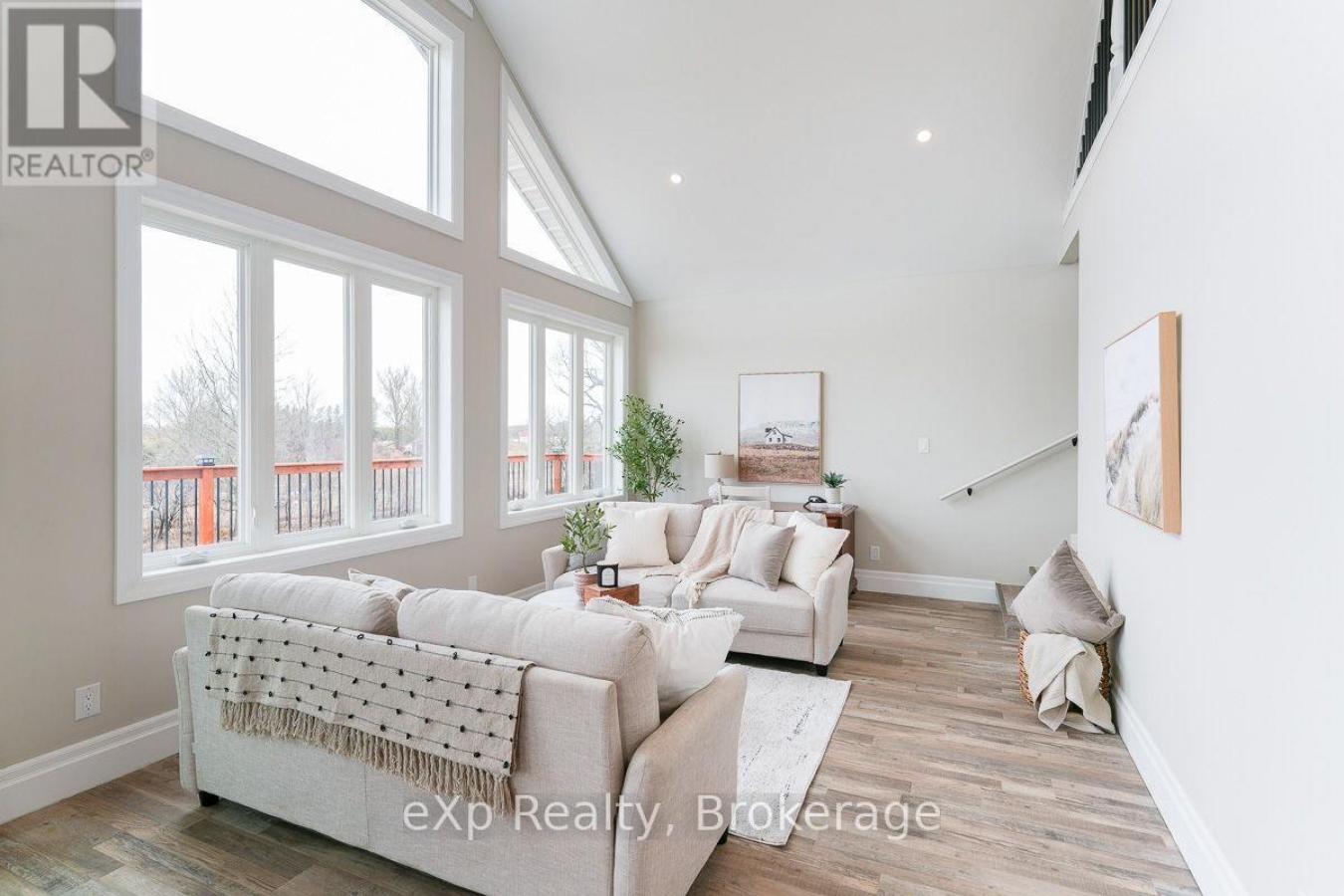 Chatsworth, ON, N0H2V0, Canada, 4 Bedrooms Bedrooms, ,Residential,For Sale,1756692