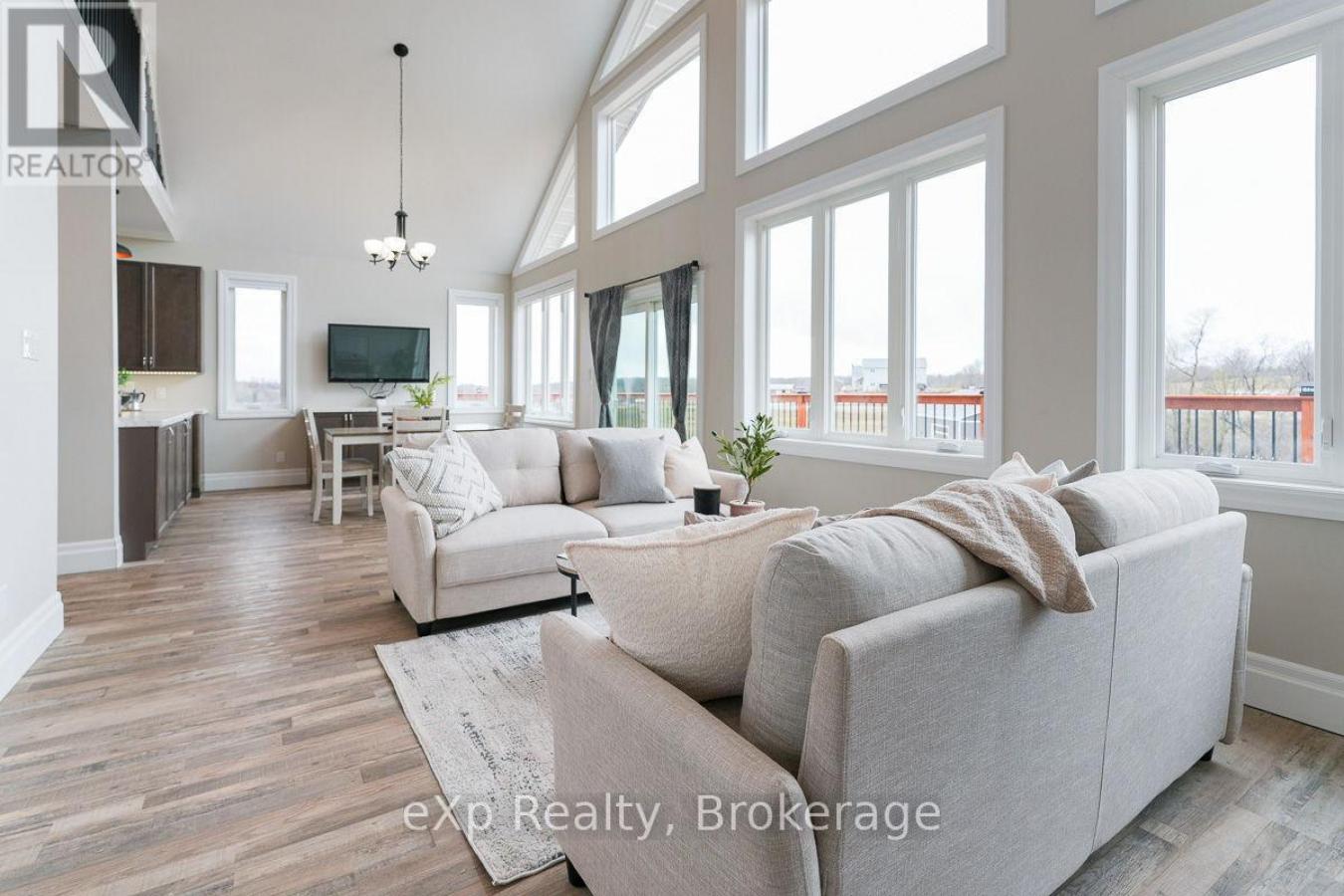 Chatsworth, ON, N0H2V0, Canada, 4 Bedrooms Bedrooms, ,Residential,For Sale,1756692