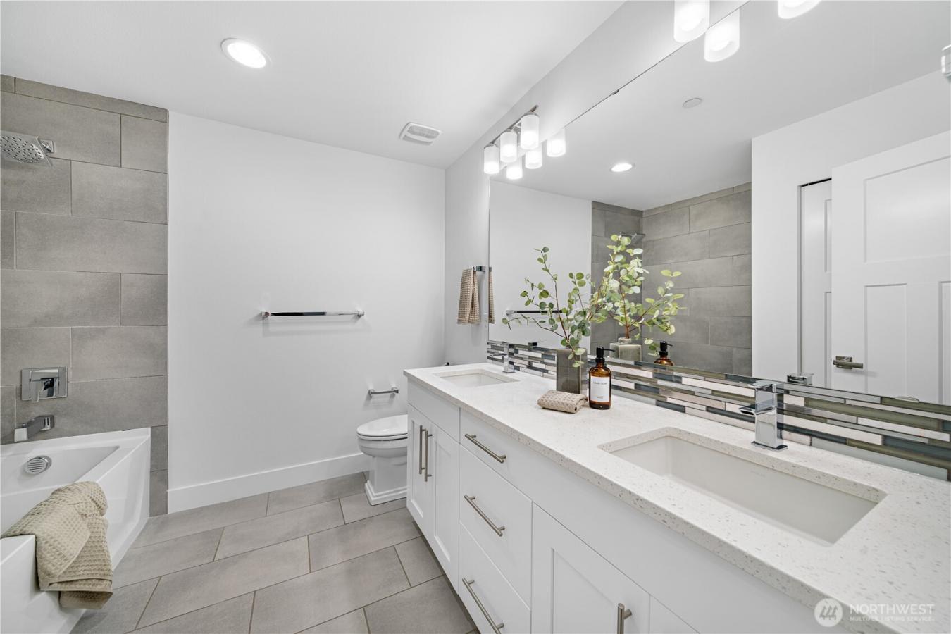 Bothell, Washington, 98011, United States, 5 Bedrooms Bedrooms, ,2 BathroomsBathrooms,Residential,For Sale,1757210